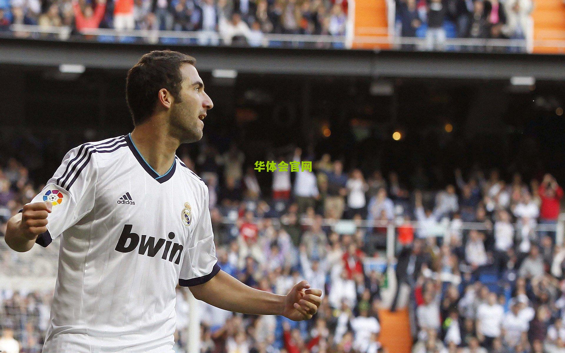 电竞史诗！王者荣耀世冠杯总决赛上演惊天逆转 TS让三追四登顶荣耀之巅